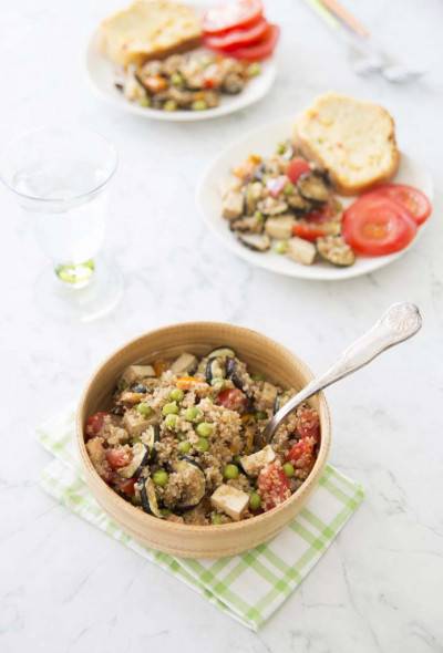 Salade d’été au quinoa et légumes grillés