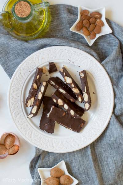 Turrón au chocolat, amandes et huile d'olive