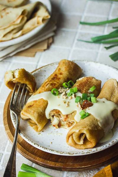 Crêpes à la béchamel et au tofu fumé Crêpes à la béchamel et au tofu fumé