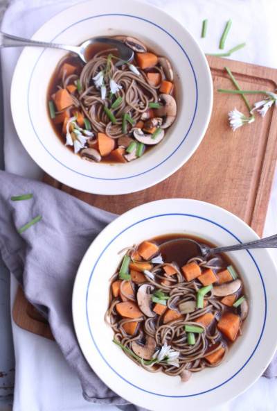 Soba et patate douce au bouillon miso Soba et patate douce au bouillon miso