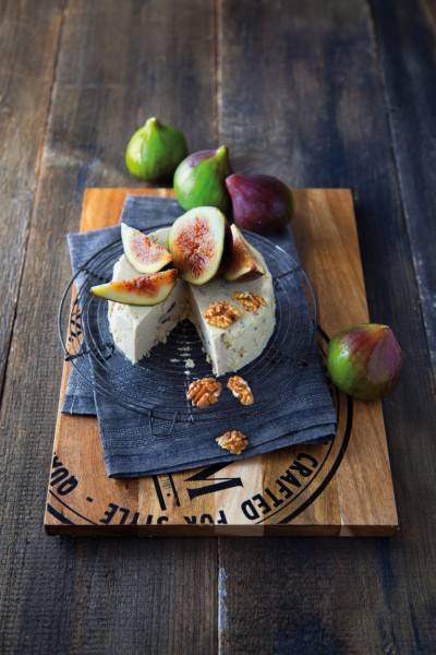 Fromage végan aux figues et aux noix Fromage végan aux figues et aux noix