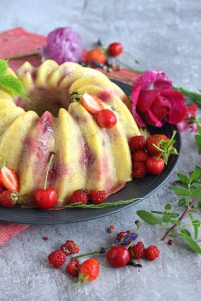 Gâteau de polenta aux fruits rouges Gâteau de polenta aux fruits rouges