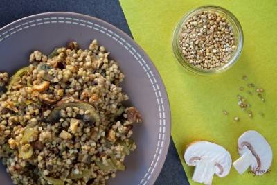 Poêlée végane de sarrasin aux champignons Poêlée végane de sarrasin aux champignons