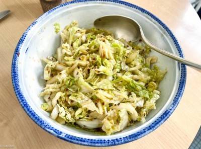 Salade de chou chinois à l'asiatique