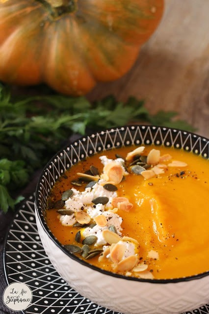 Soupe de courge et carottes au curcuma