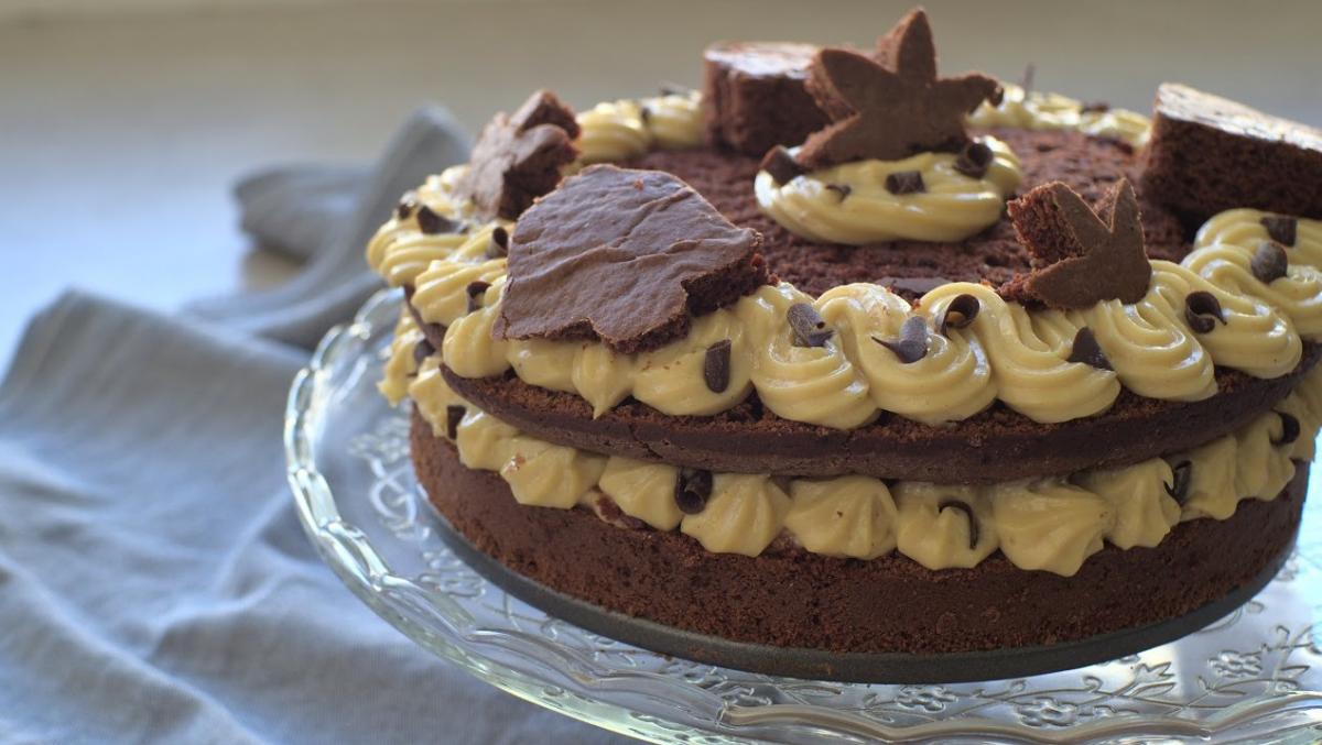 Layer cake chocolat-cacahuète
