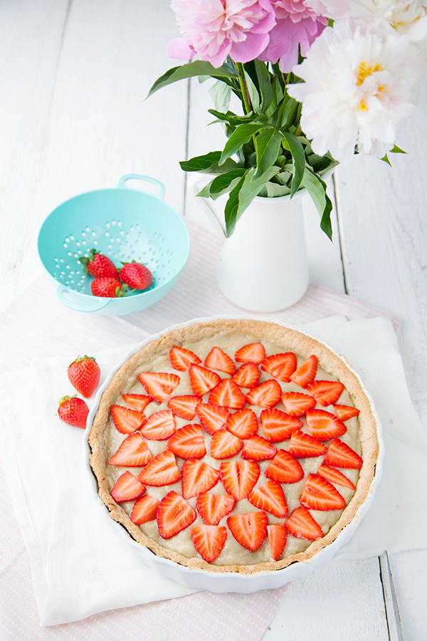 Tarte à la crème de rhubarbe citronnée et aux fraises Tarte à la crème de rhubarbe citronnée et aux fraises