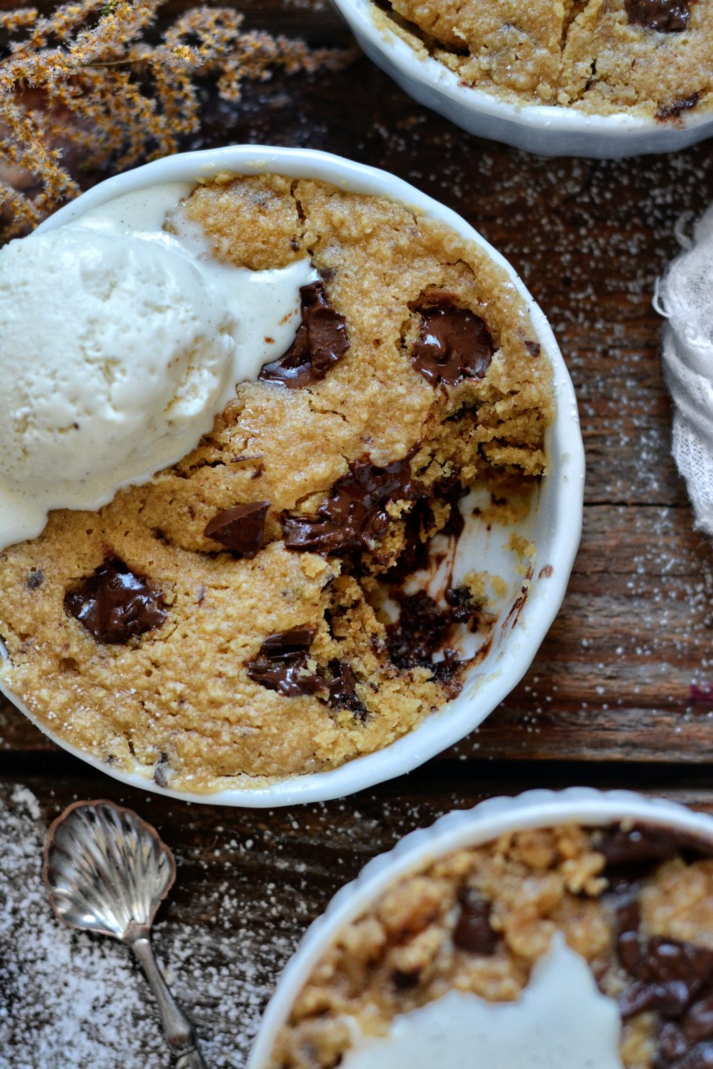 Mug cake végan au beurre de cacahuète