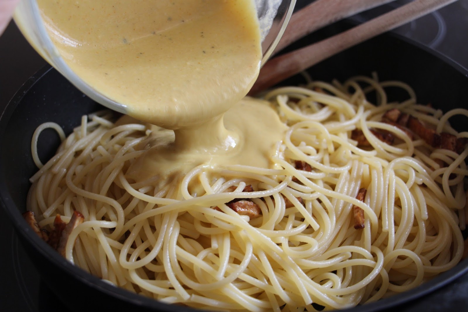 Spaghetti véganes façon carbonara