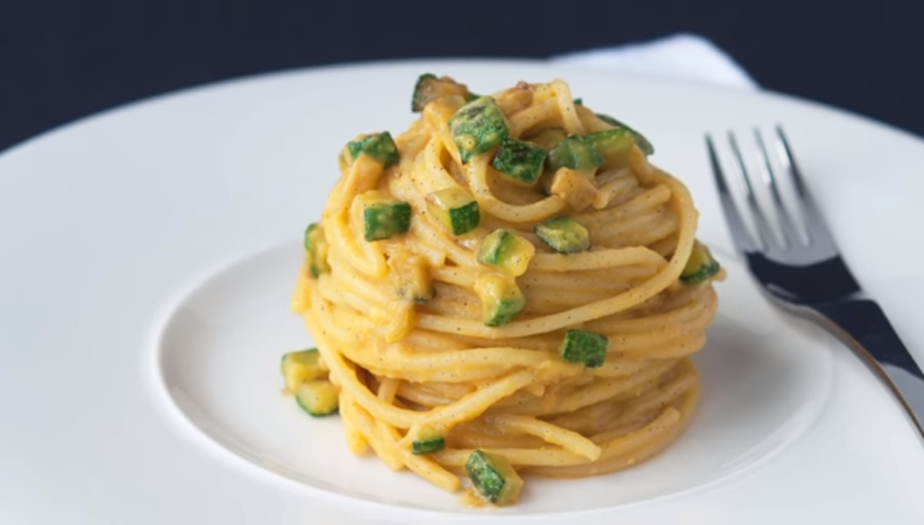 Carbonara végane à la courgette