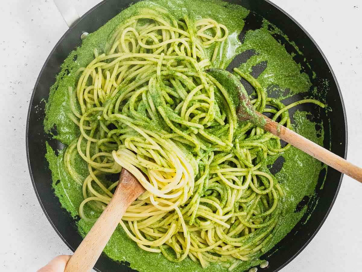 Pâtes au pesto végan d'épinard