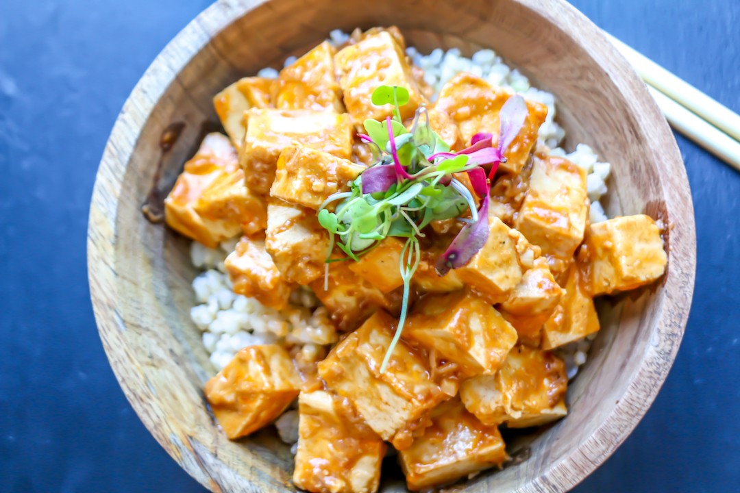 Tofu épicé sauce aux arachides Tofu épicé sauce aux arachides